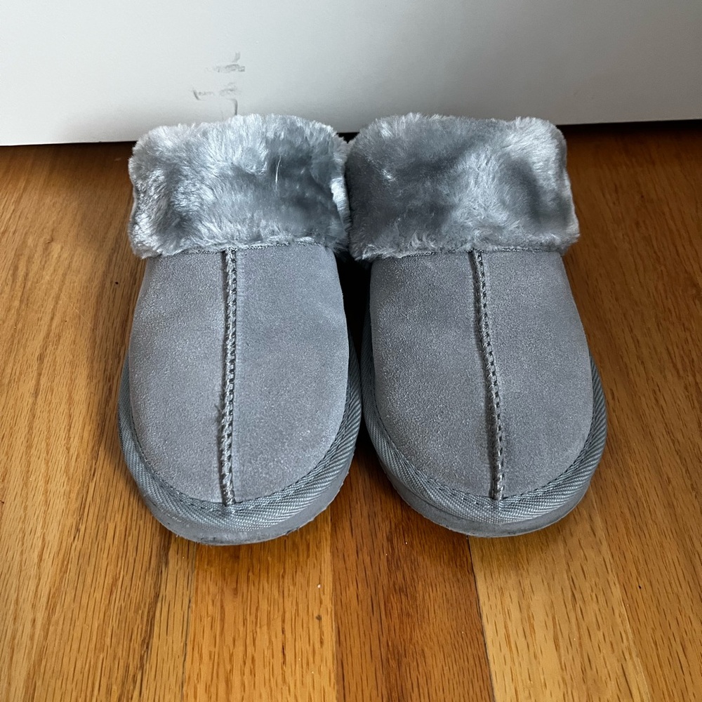 GREY MINNETONKA SLIPPERS